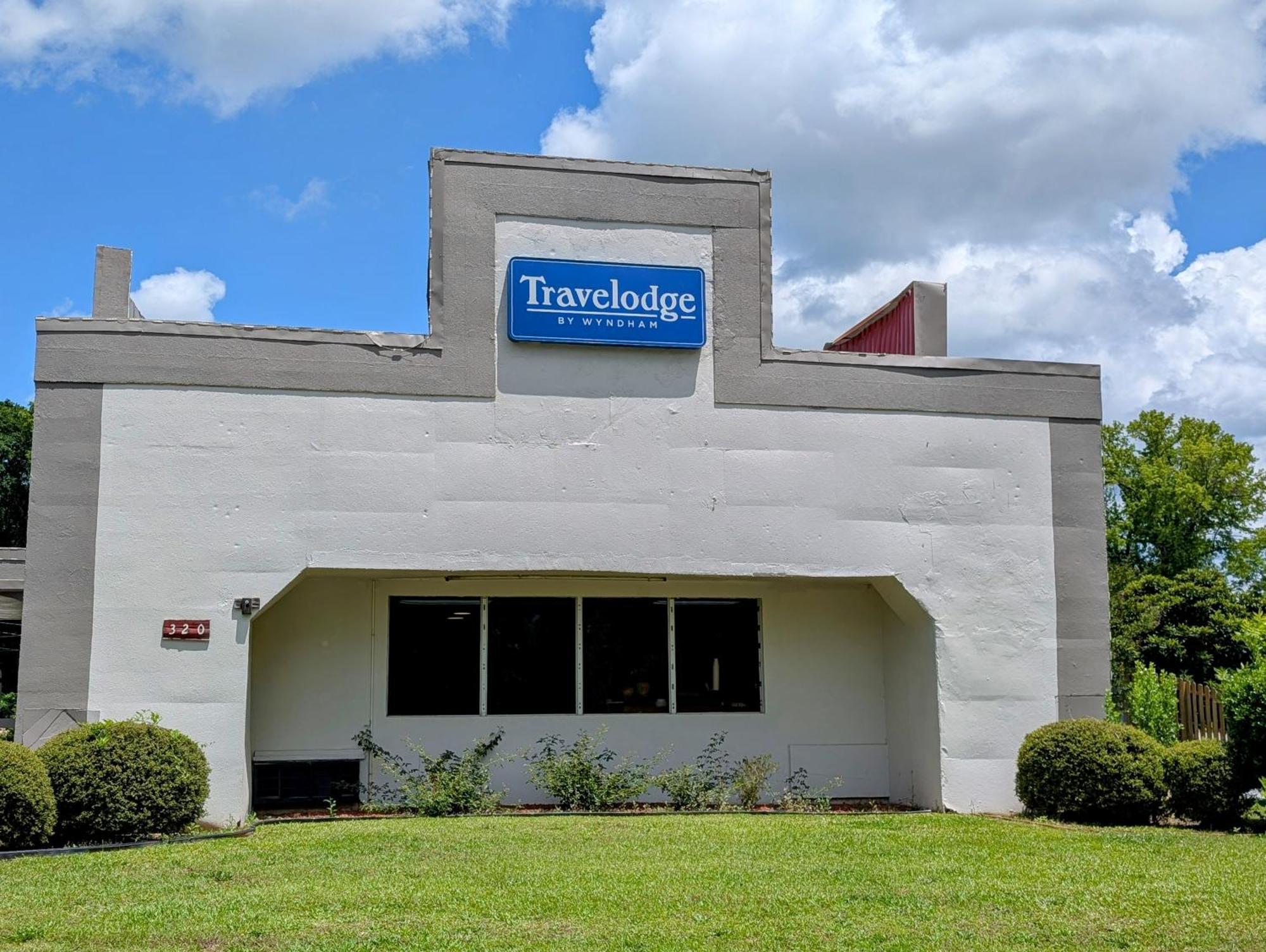Travelodge By Wyndham Forsyth Exteriör bild