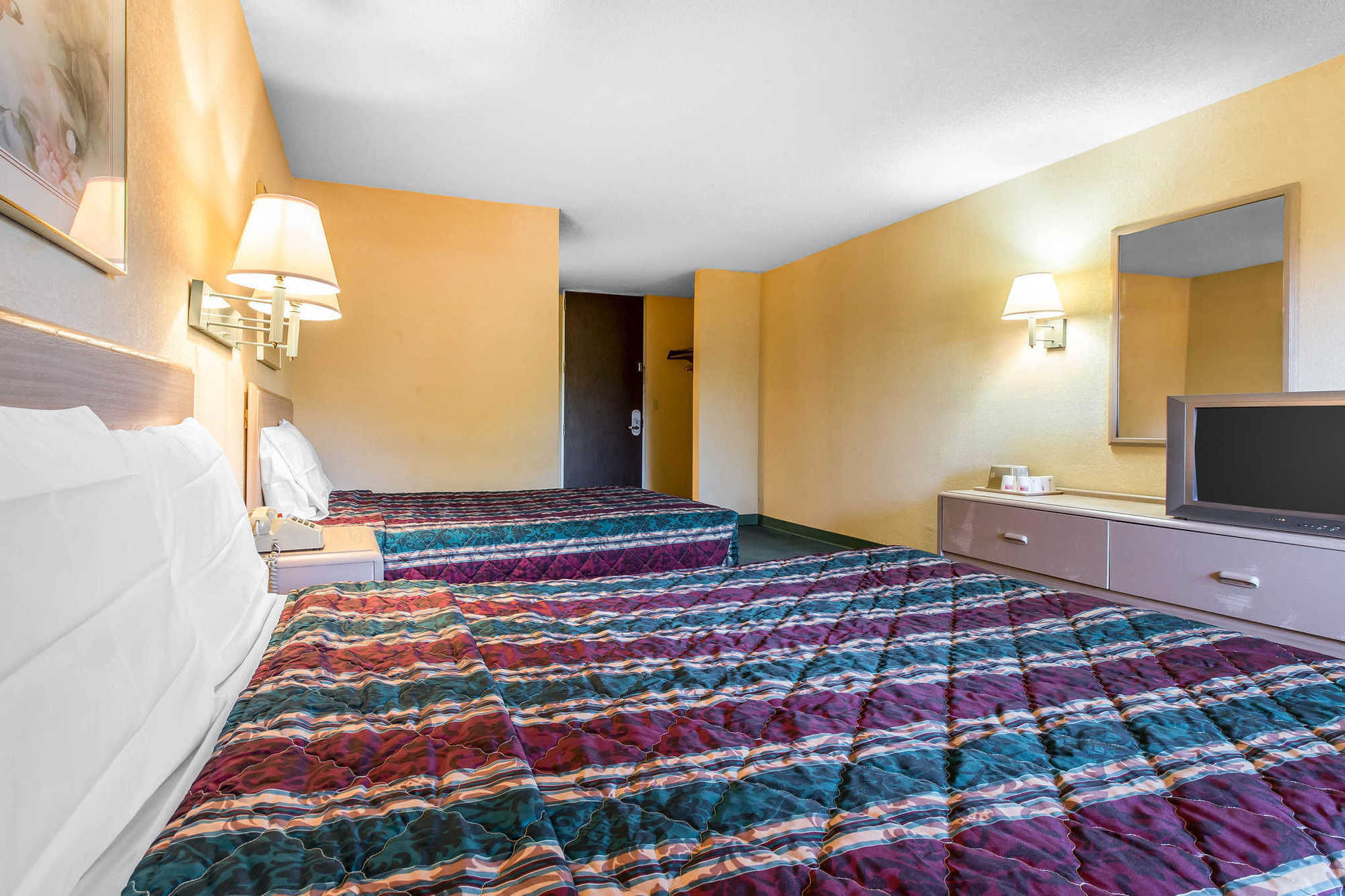 Travelodge By Wyndham Forsyth Rum bild